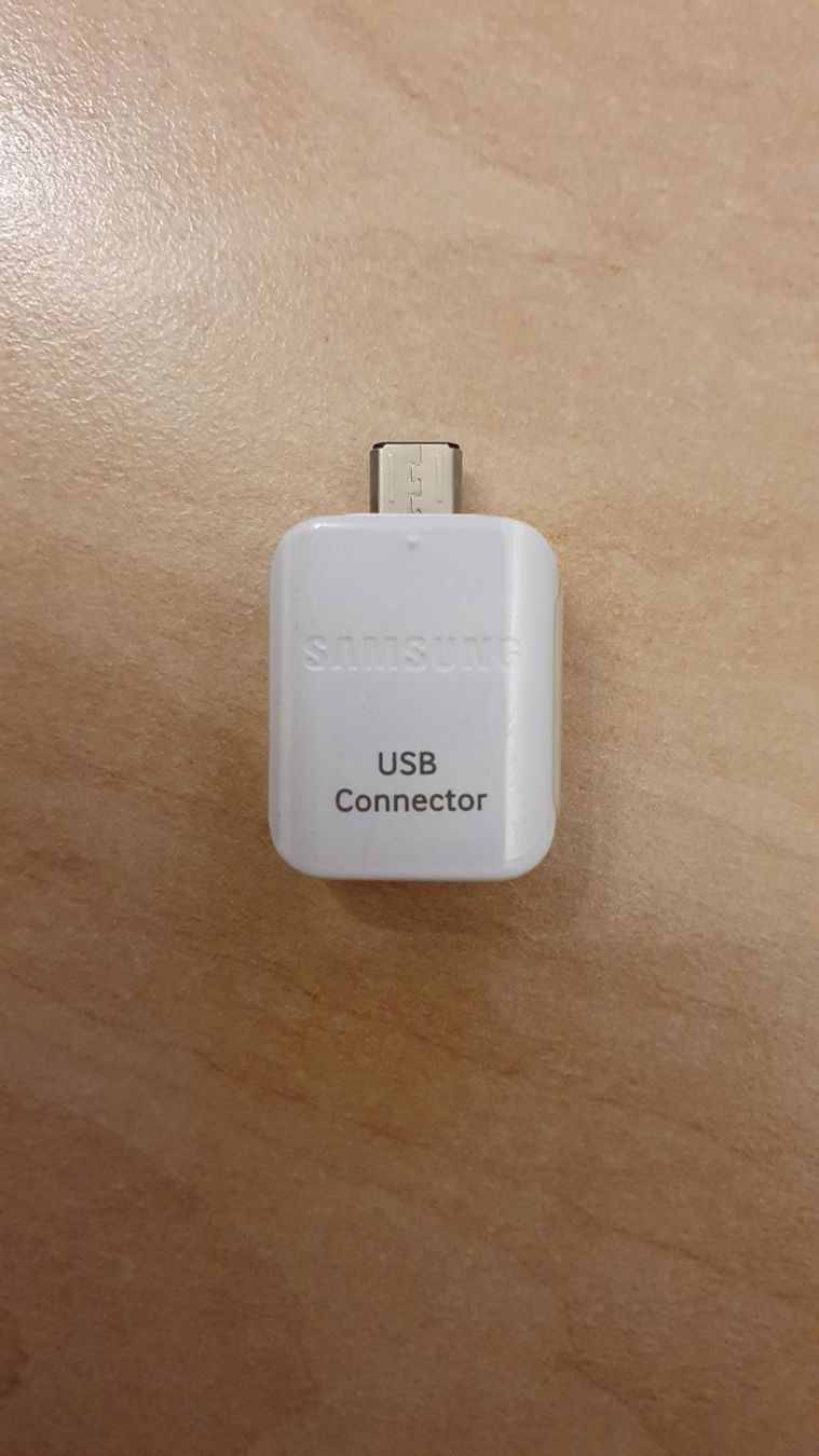 Samsung Lecteurs & Adaptateurs: Samsung USB Adapter - GH96-09728A – Neuf avec emballage d'origine à Staufen par Fleby84