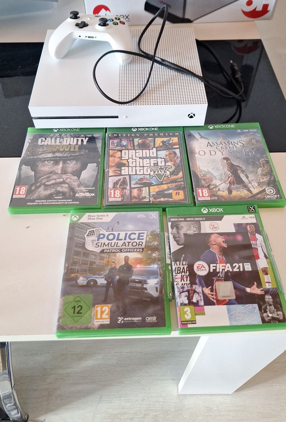 Microsoft Console: Xbox One S + 5 Jeux – Usato da Conthey venduto da meugnieranne