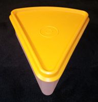 TUPPERWARE Käseecke Käsebehälter Käsedose mit orangem Deckel