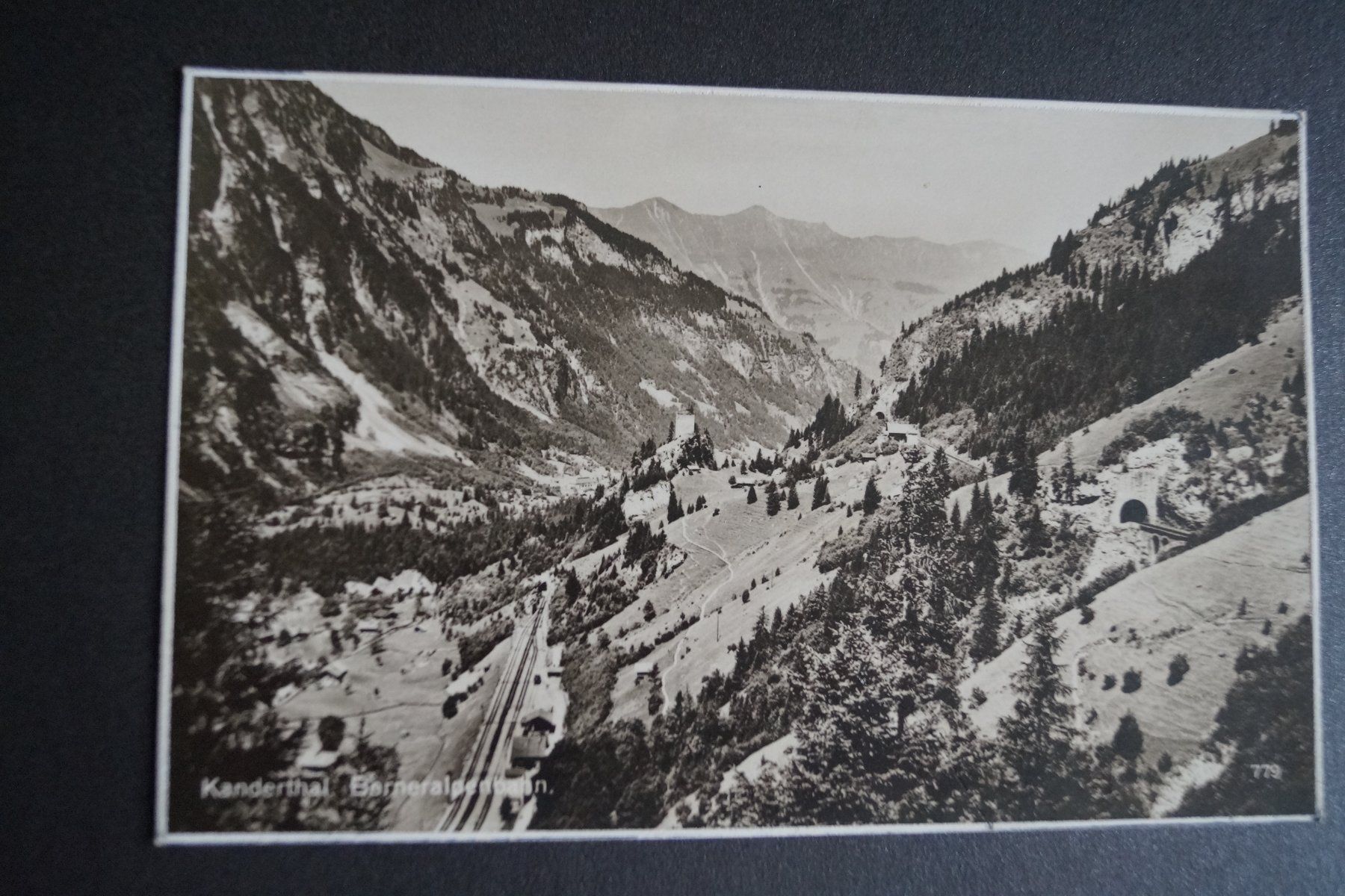 Cartoline postali: AK Kanderhtal Berneralpenbahn – Usato da Böckten venduto da Hansi36
