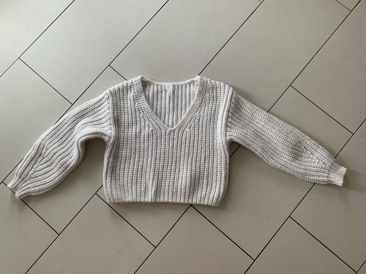 Maglioni & Felpe: Kurzer Pullover mit V- Ausschnitt von H&M Gr. S – Usato da Ellikon an der Thur venduto da Bali1999 1