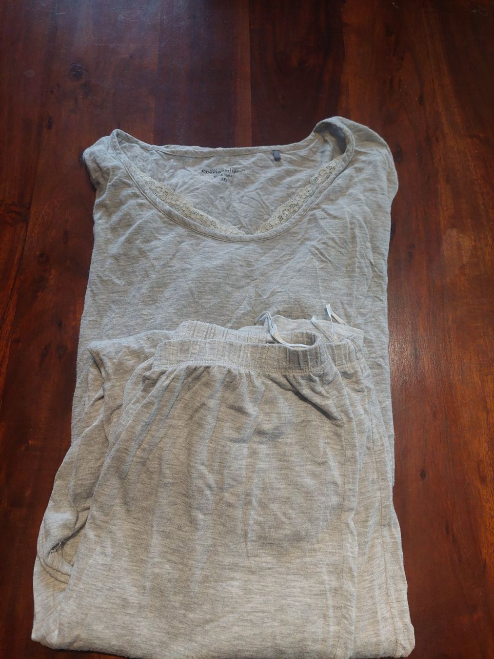 Negligees & Pyjamas: Comazo Pyjama / Schlafanzug Grau Grösse 36 / 38 – Gebraucht aus Beckenried von Havacola 9
