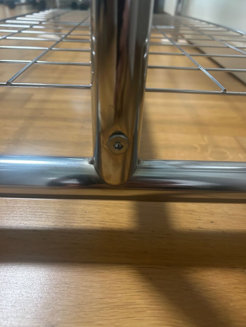 Porte manteau: Kleiderständer Chrom mit Ablage – D'occasion à Pfäffikon SZ par andi_dru 4