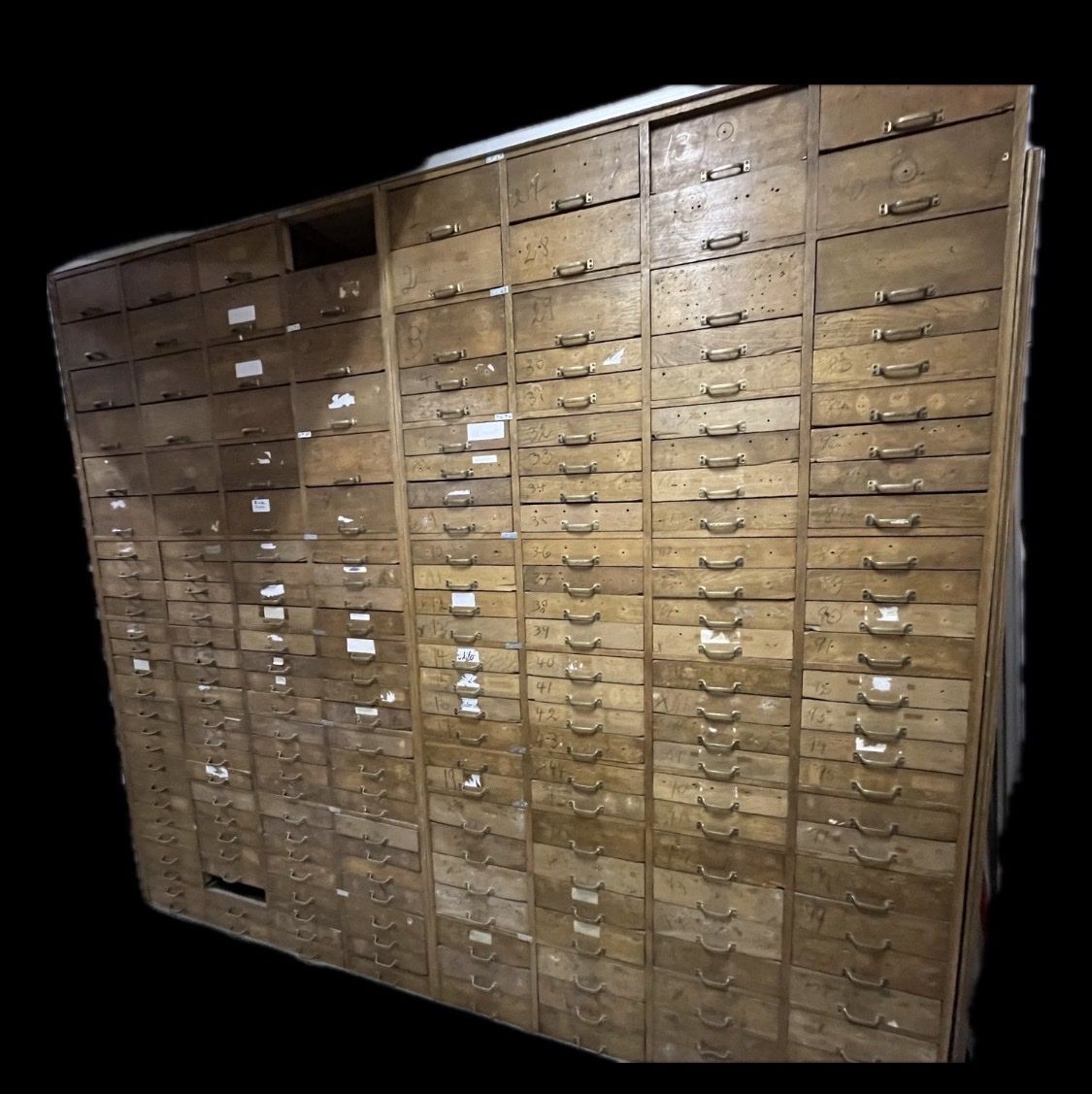 Armadi: Schubladenschrank – Usato da Albeuve venduto da pan_bbw9
