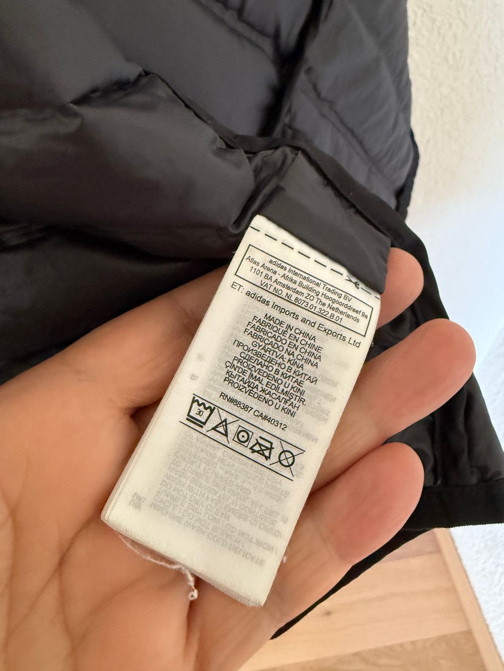 Adidas Jacken: Adidas Dauenjacke schwarz Gr. L – Neu (gemäss Beschreibung) aus Kirchdorf AG von coco123 6