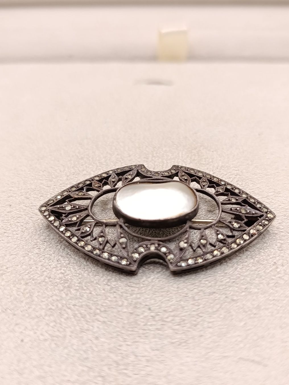 Spille & Fermagli: Jugendstil 925er Silber Brosche Markasiten Perlmutt punzen – Usato da Steffisburg venduto da 1.Schmuckschatulle 4