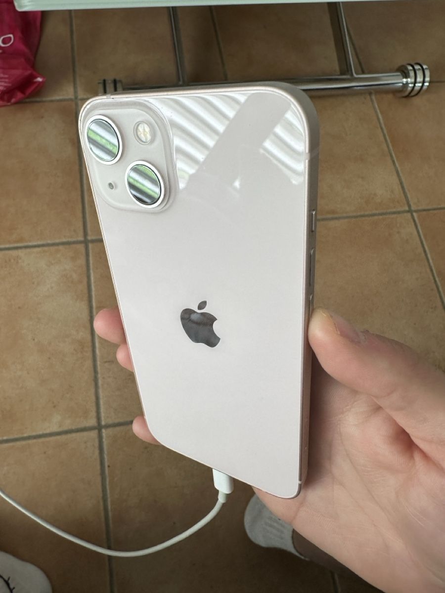 Apple Telefoni cellulari / Smartphones: iPhone 13 rose 128gb – Usato da Bramois venduto da gla_g9w5