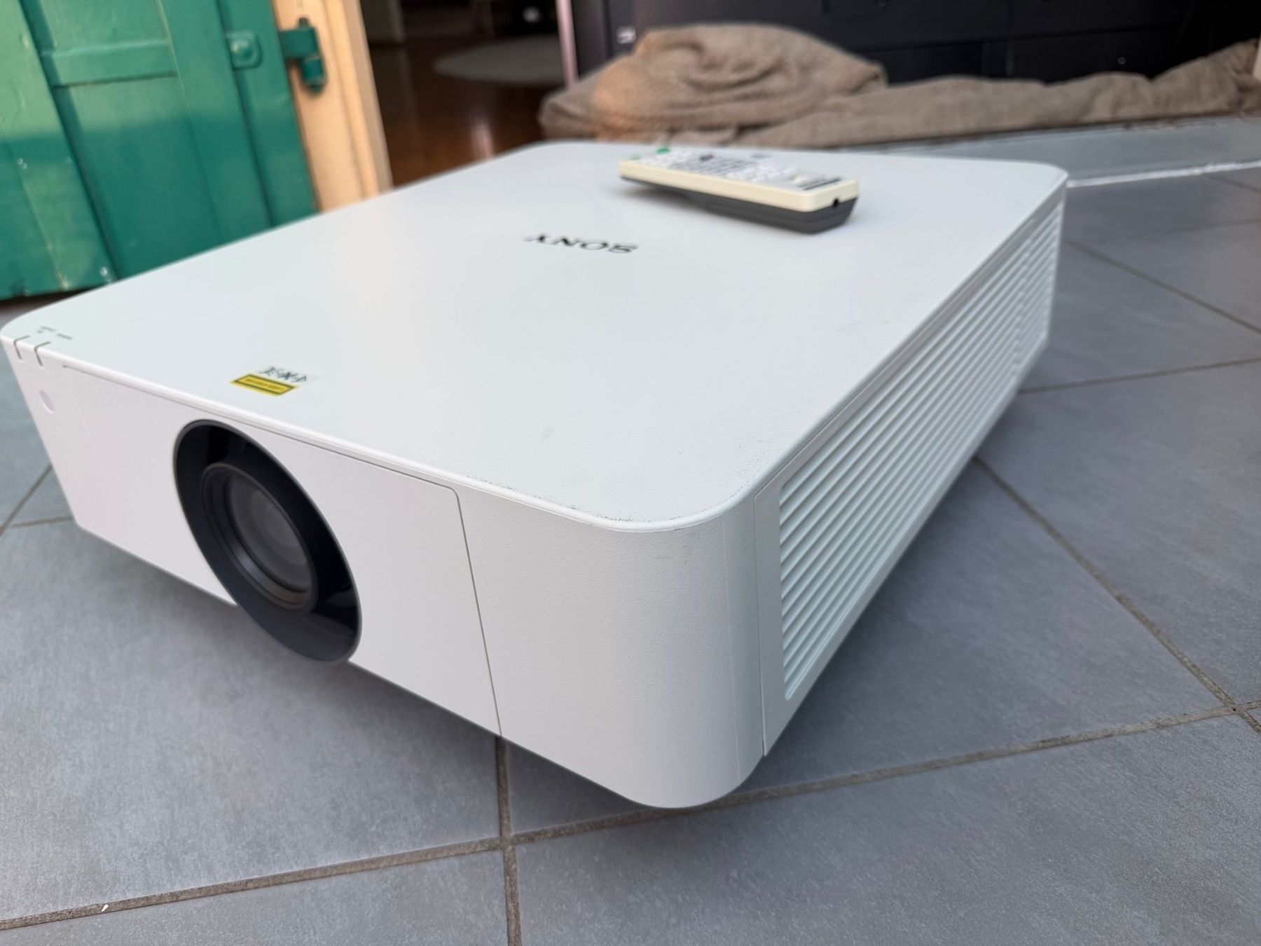 Sony Proiettori: Vidéoprojecteur Sony – Usato da Genève venduto da Anaguy 2