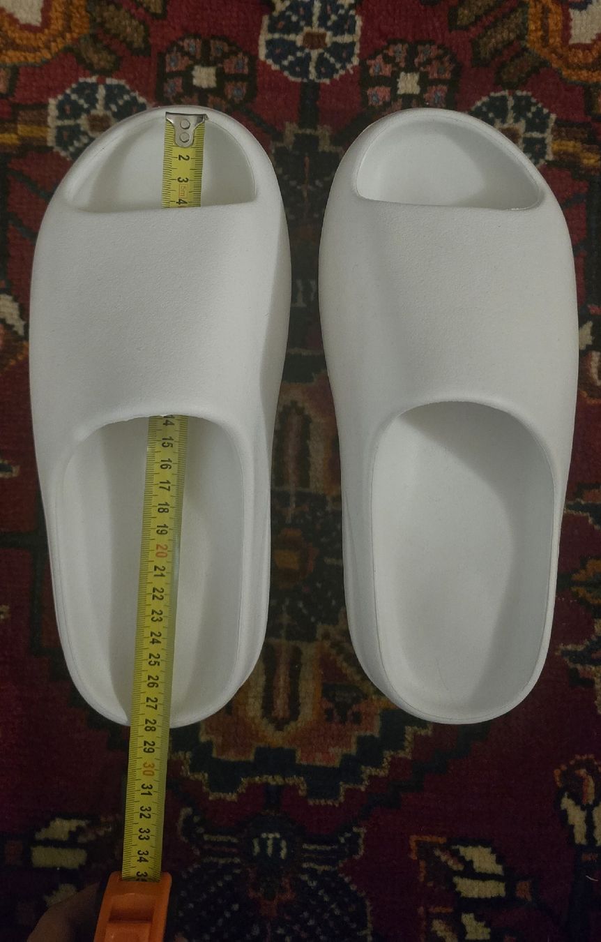 Herrenschuhe: *New Yeezy Slides YS-01 Size 10 – Neu (gemäss Beschreibung) aus Buchs SG von rei_7j5l 3