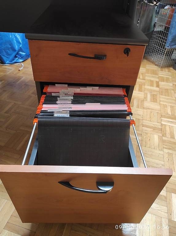 Micasa Scrivanie: Magnifique bureau avec caisson à roulettes – Usato da Genève venduto da cnmp21 1