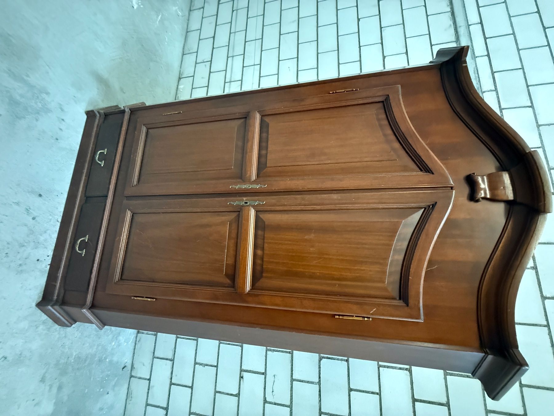 Armoires: Alte Schrank – D'occasion à Horgen par vin_558y 2