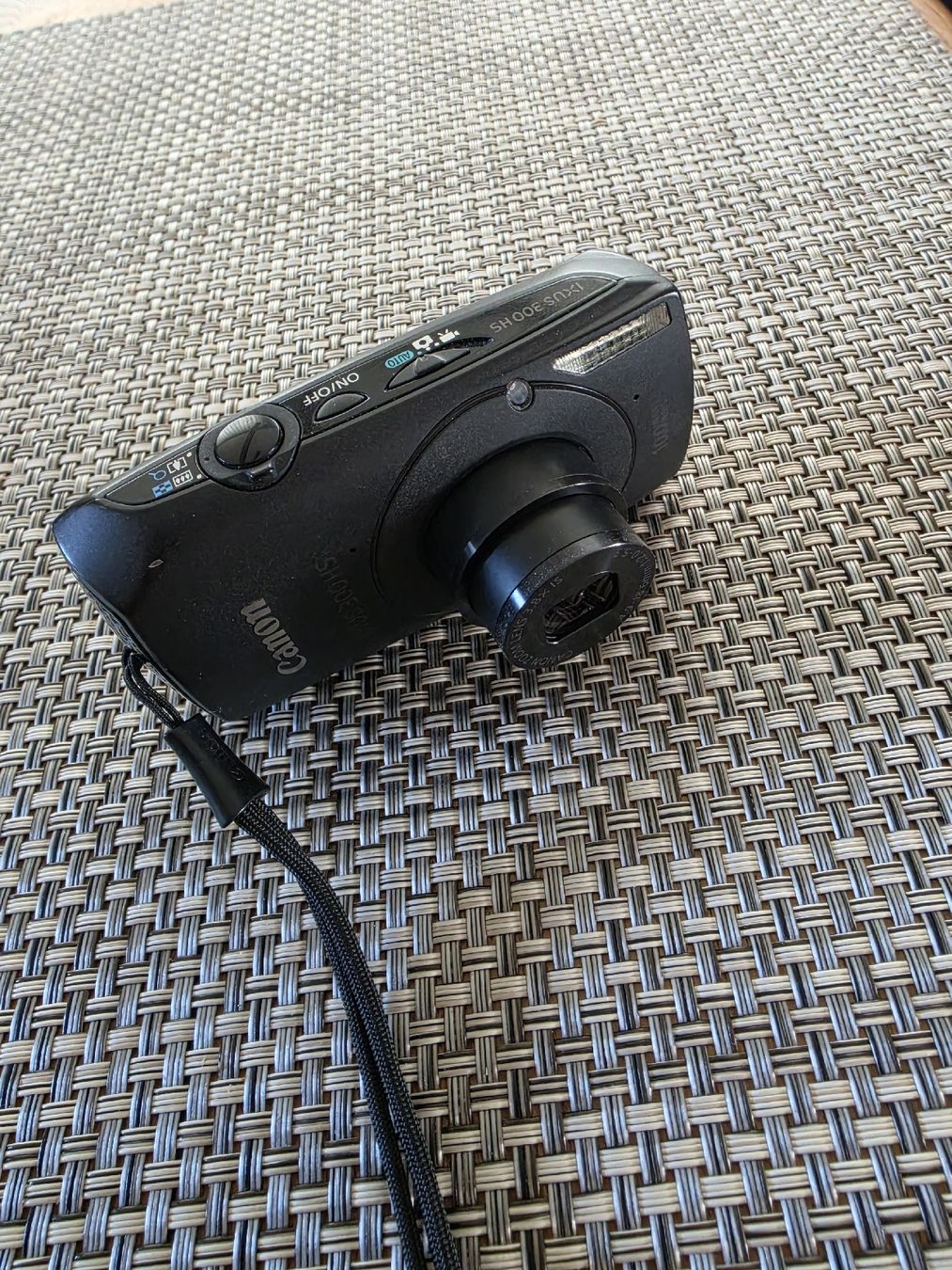 Canon Kamera: Canon IXUS 300 HS – Gebraucht aus Eggenwil von Boebi007