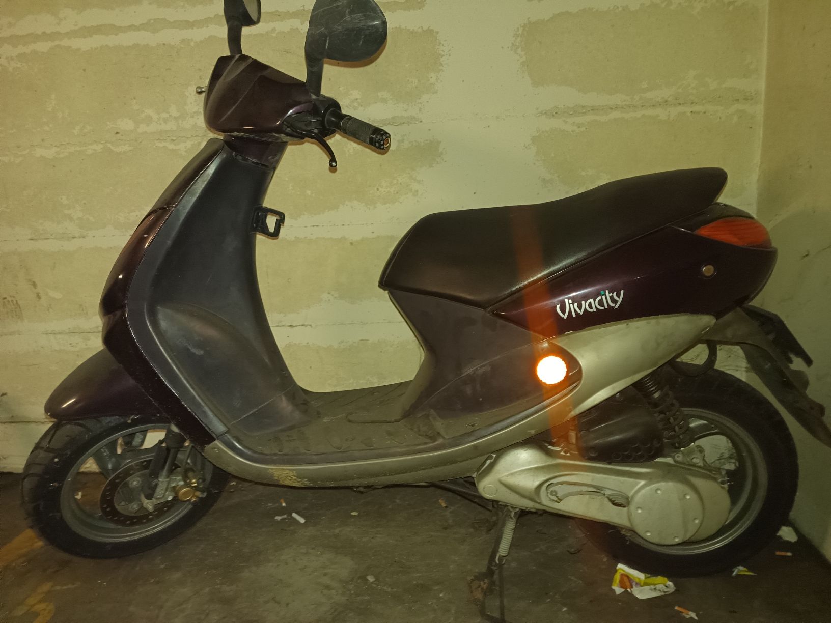 Peugeot Scooter: Scooter Peugeot Vivacity 50. Limité 45 km/h – Usato da Lausanne venduto da AlvaroyLinda