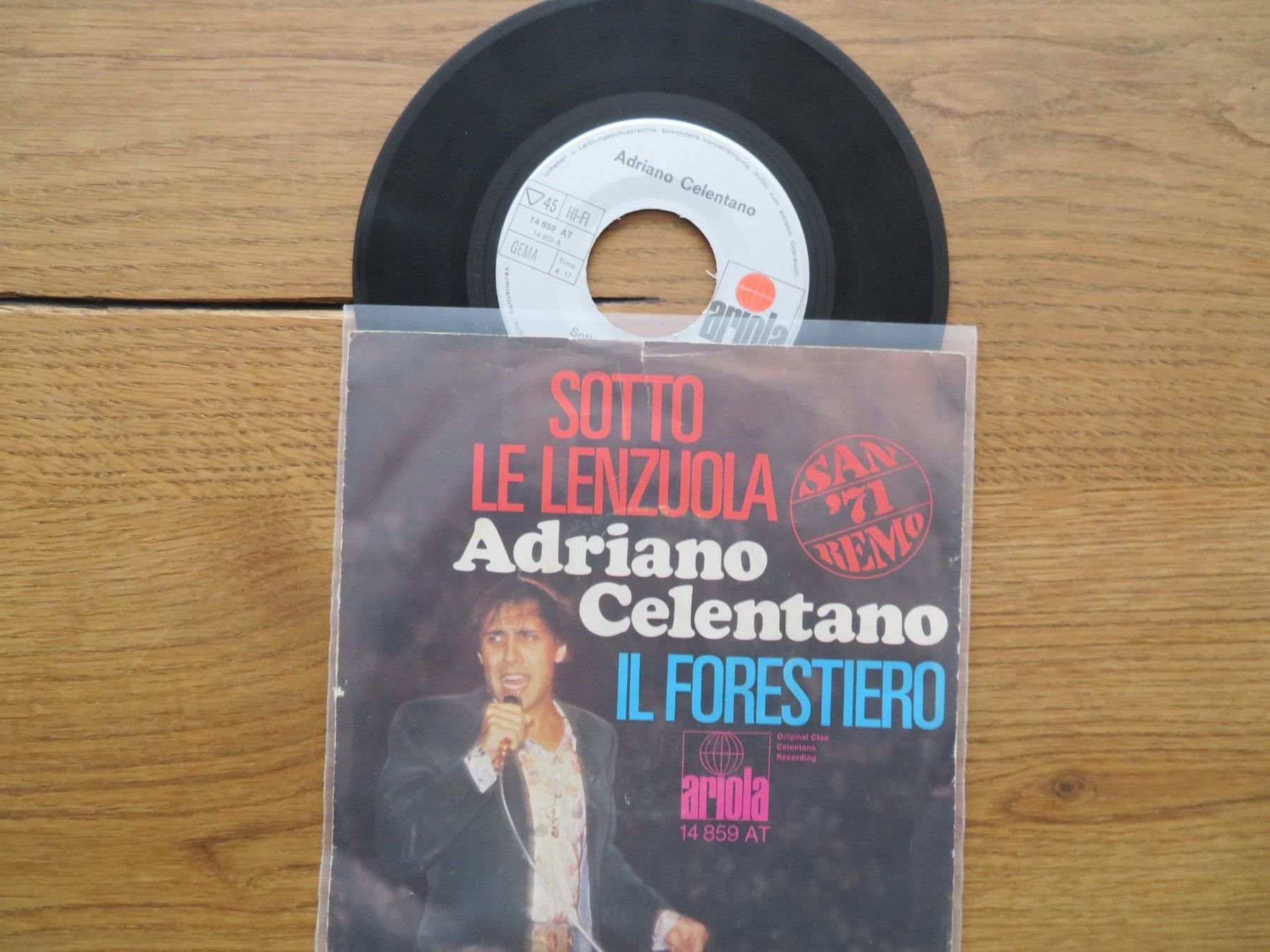 Dischi in vinile: Adriano Celentano Single: Il Forestieri, Vinyl – Nuovo (secondo la descrizione) da Zürich venduto da max_cp5f