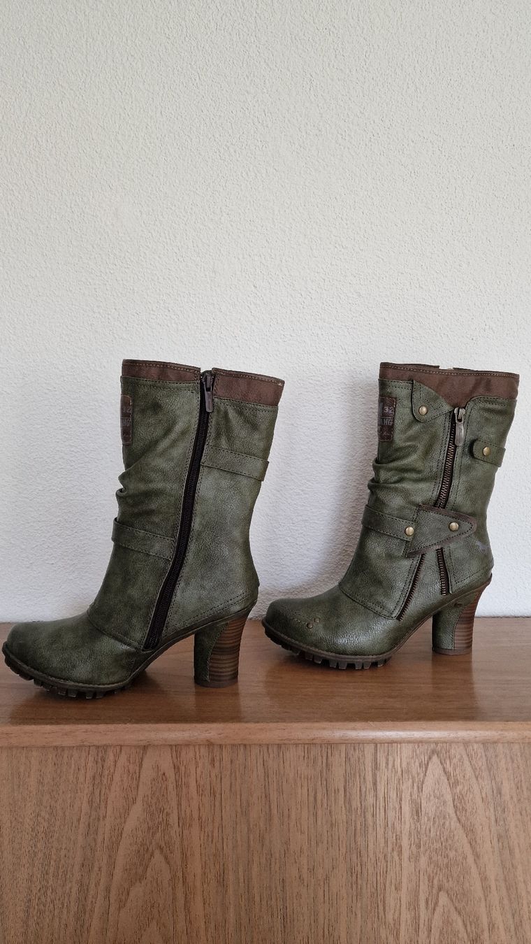 Mustang Scarpe da donna: Mustang Stiefel Gr. 39 oliv – Nuovo (secondo la descrizione) da Zofingen venduto da stm_dl82 1