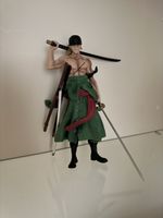 One Piece Roronoa Zoro Figur mit drei Schwertern gebraucht