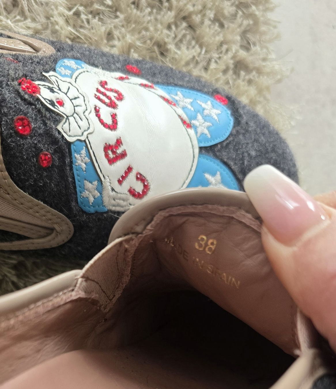 Valentino Scarpe da donna: Valentino RED Sneakers Gr.38 – Usato da Herzogenbuchsee venduto da closetflip 1