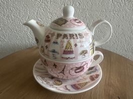 Teekanne mit Tasse