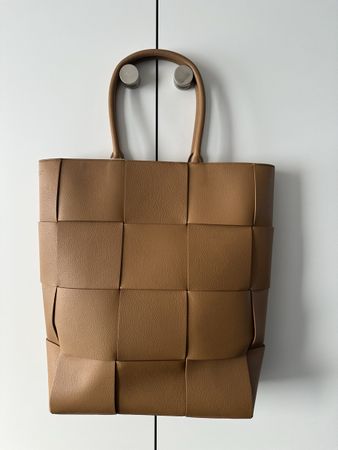 Bottega Veneta large Arco leather tote