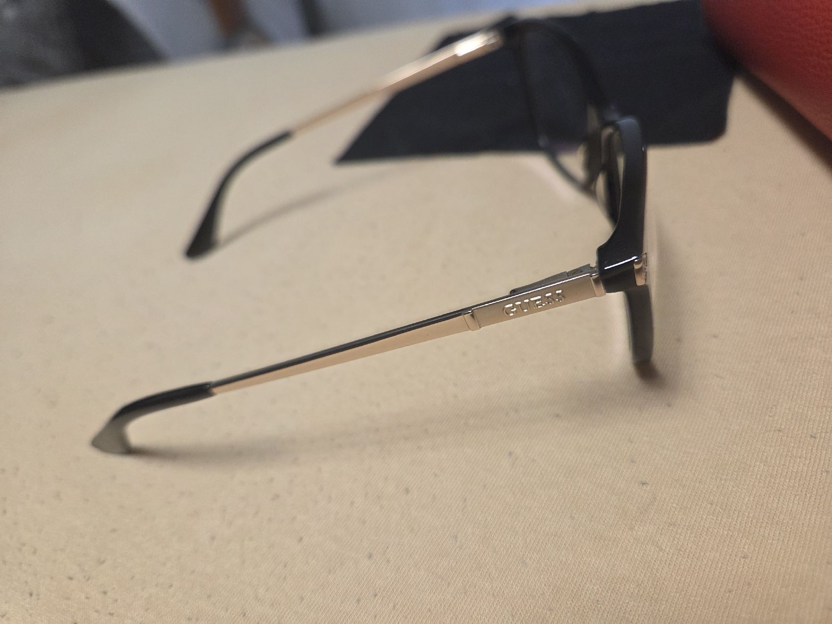 Guess Brillen & Gläser: Brille Guess mit Dioptrien 0,5 – Neu (gemäss Beschreibung) aus Basel von mar_wr92 4