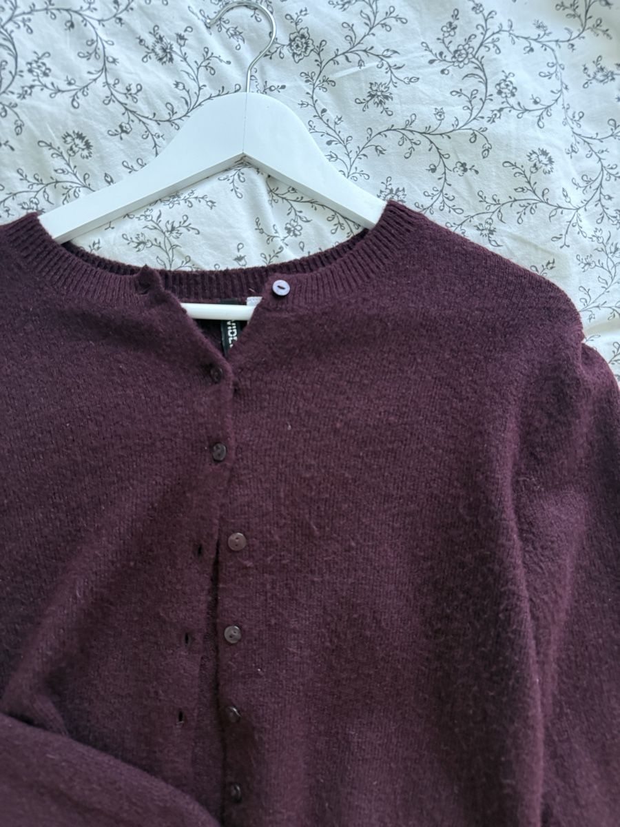 H&M Maglioni & Felpe: Strickjacke bordeauxrot – Nuovo (secondo la descrizione) da Unterägeri venduto da ann_x8pf 1