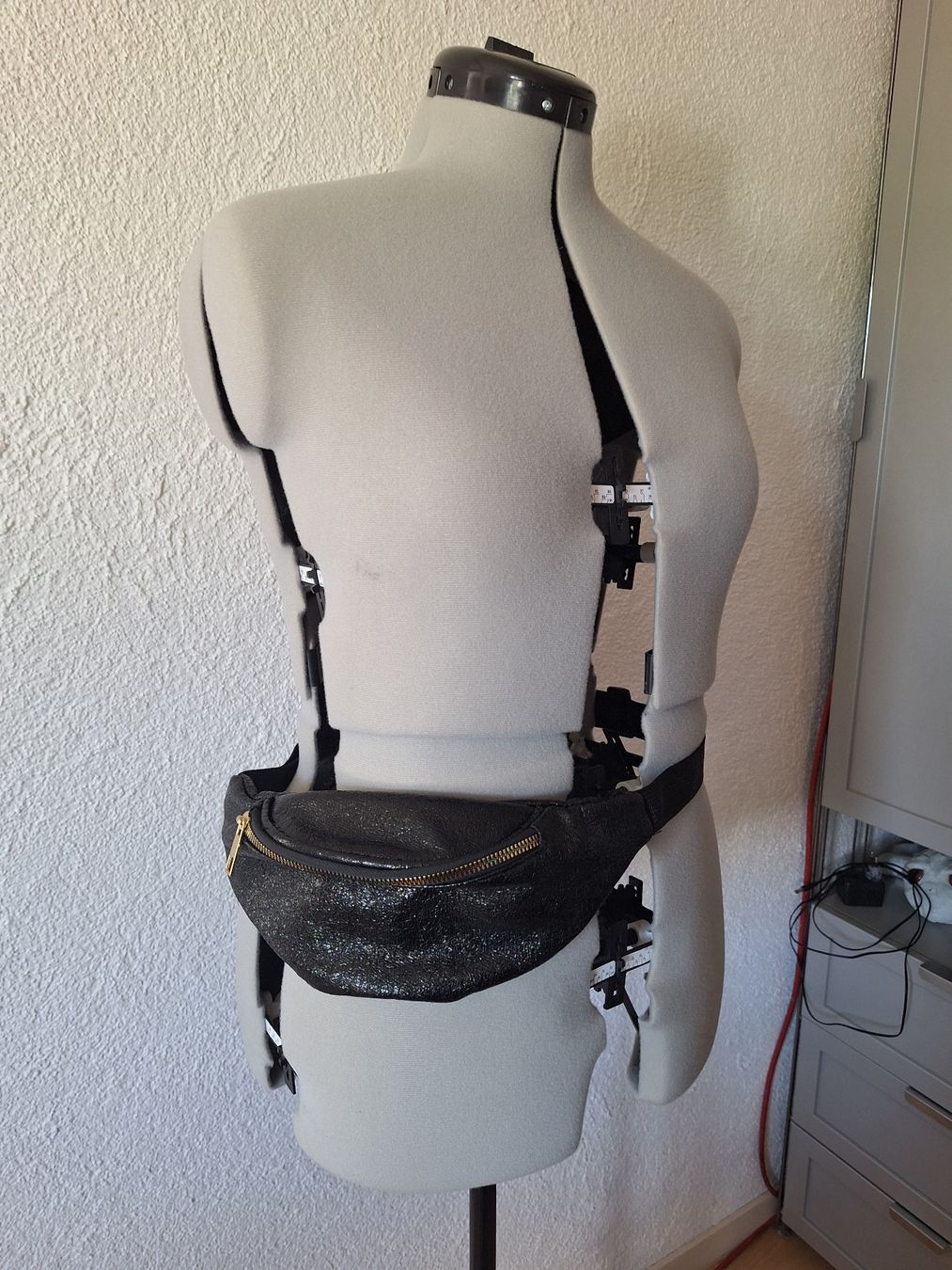 Sacs femmes: Glitzer Bauchtasche – D'occasion à Teufenthal AG par boebe071