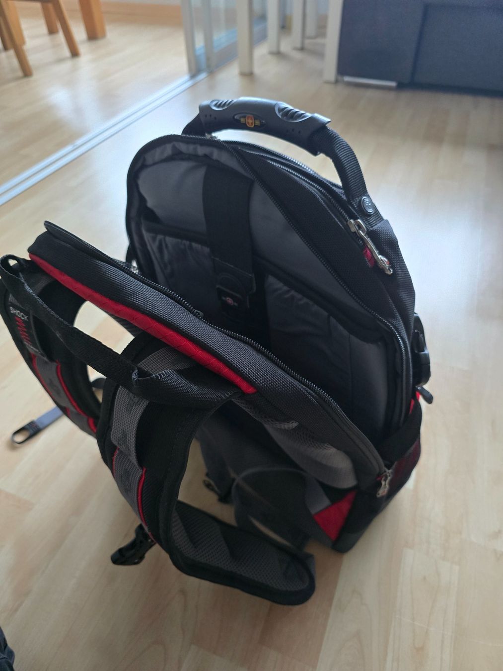Wenger Zaini: Wenger - Laptop Rucksack – Usato da Zürich venduto da uwe_t95r 2