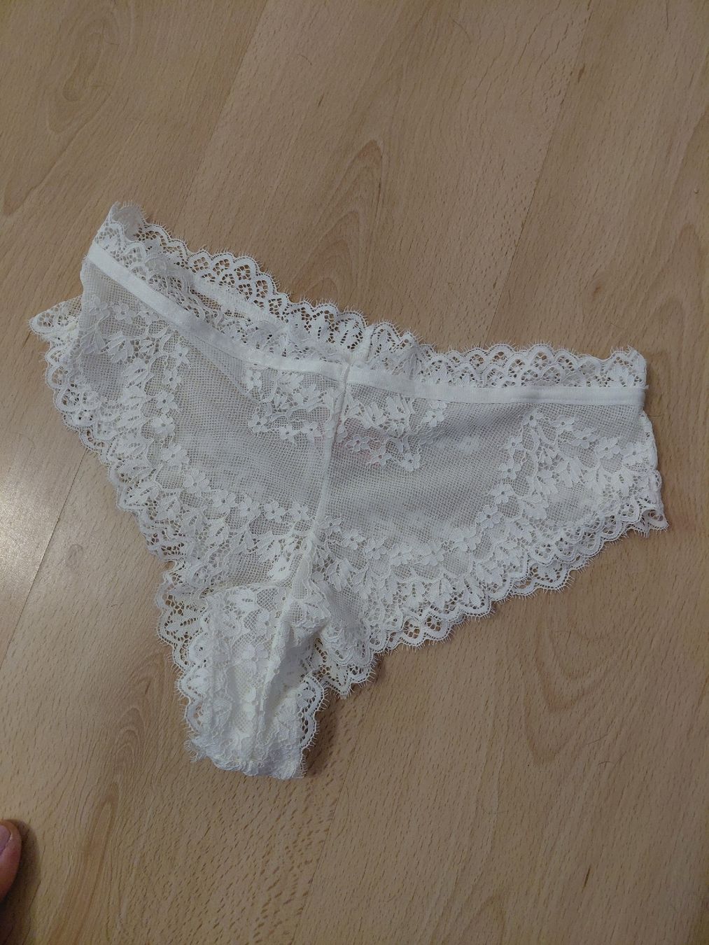 Altra biancheria intima: String weiss Spitze  – Usato da Balsthal venduto da Leila_Luna