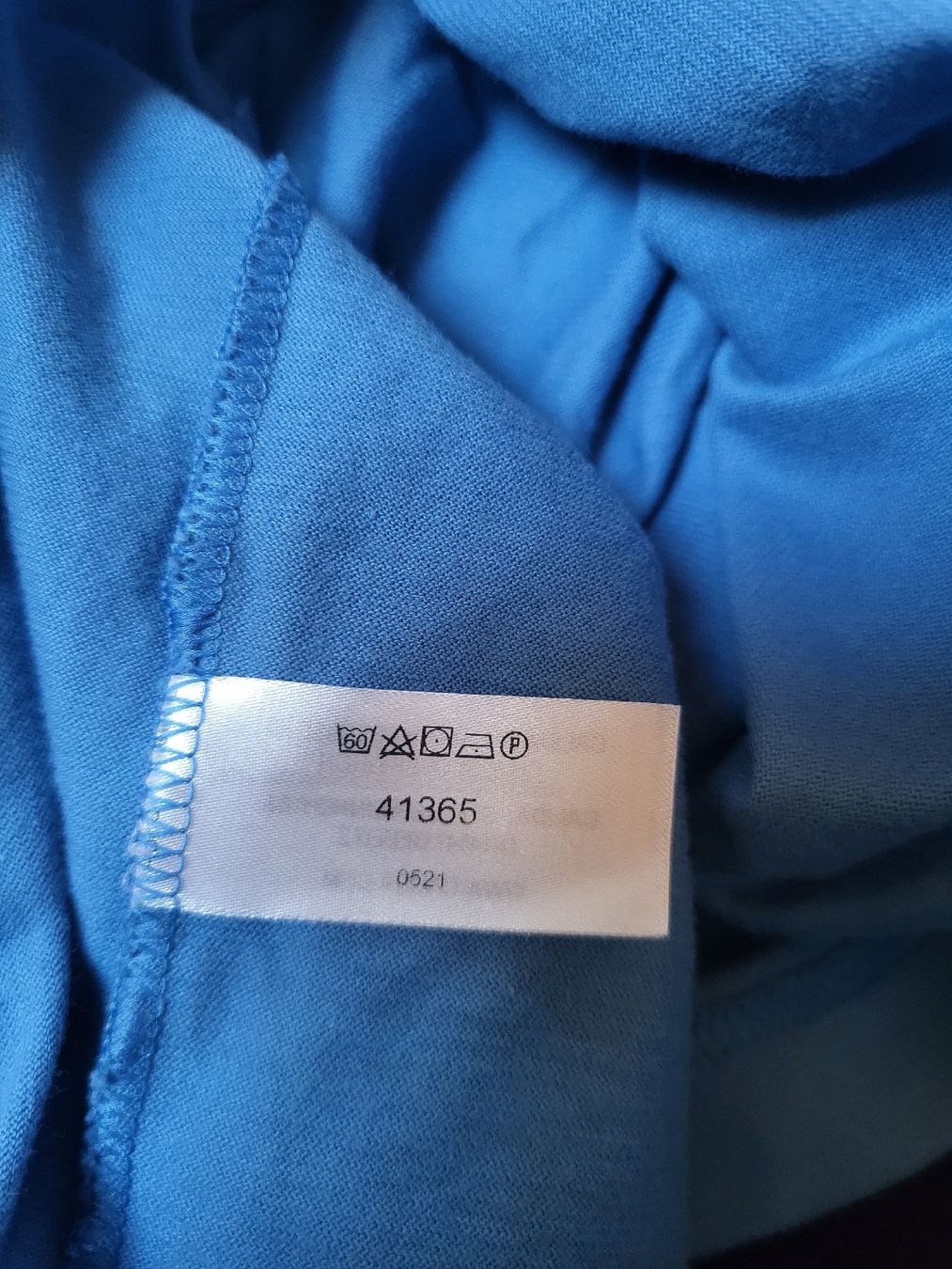 Calida T-shirt: Blaues Calida-T-Shirt – Nuovo (secondo la descrizione) da Zweisimmen venduto da Adorable 3