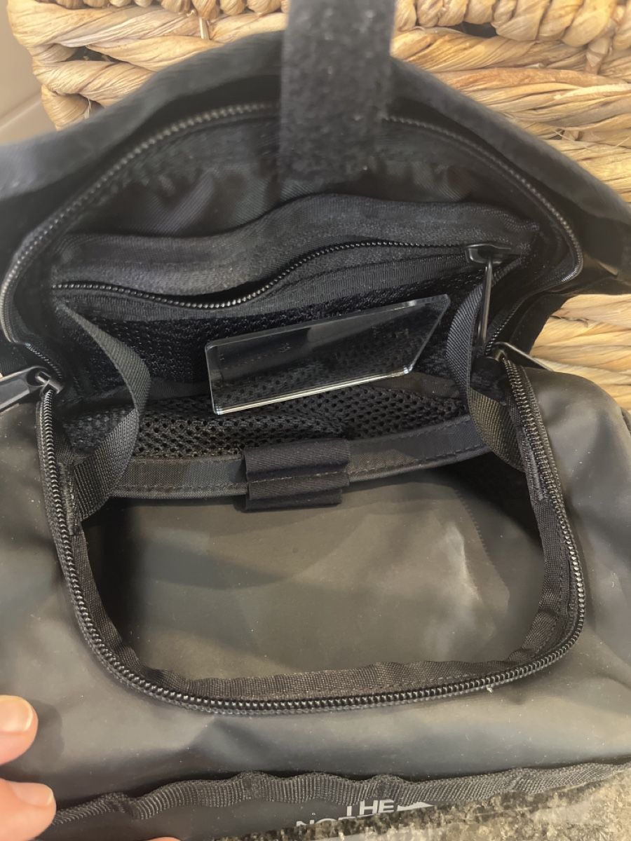 North Face Custodie per cosmetici: Kulturbeutel North Face schwarz – Nuovo (secondo la descrizione) da Zollikerberg venduto da hei_cmm5 2