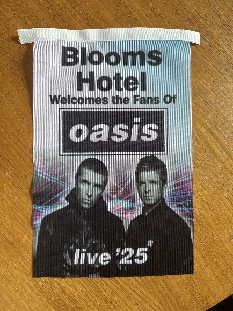 Foto & Immagini: Oasis Banner live 25 Dublin – Usato da Dättlikon venduto da Schwiizerli27