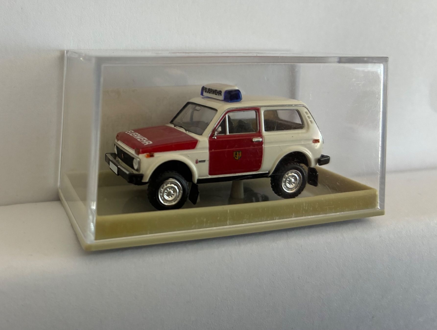 Brekina Modellini d'auto: Lada Feuerwehrauto 1:87, BREKINA – Nuovo e nell'imballaggio originale da Root venduto da paundma