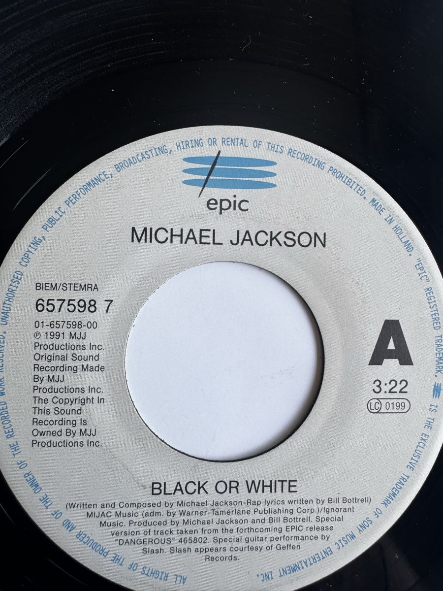 Dischi in vinile: Michael Jackson - Black or White - 7" Single - 90s – Usato da Rorbas venduto da BlackstarRecords 1