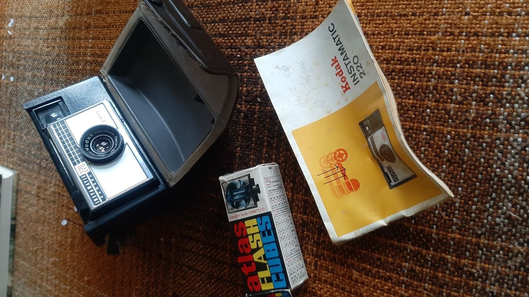 Kodak Kamera: Kodak Instamatic Camera 220 - Sucherkamera Kamera – Gebraucht aus Wil SG von AmandaCreations