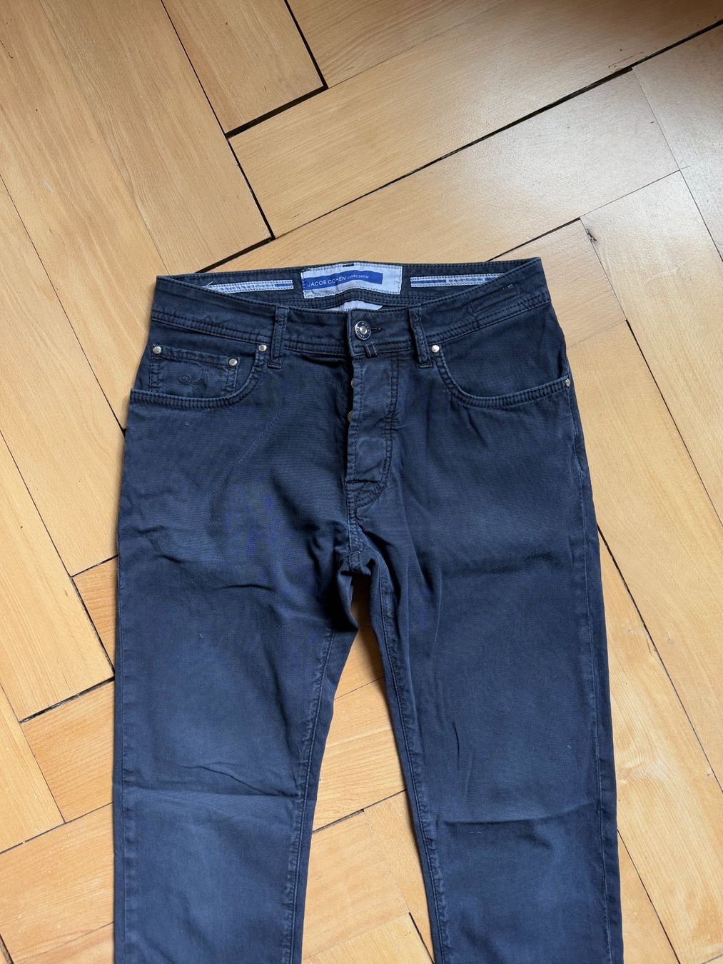 Jacob Cohën Pantaloni: JACOB COHEN - Bard Hose dunkelblau 30 – Usato da Zürich venduto da Diazaio 1