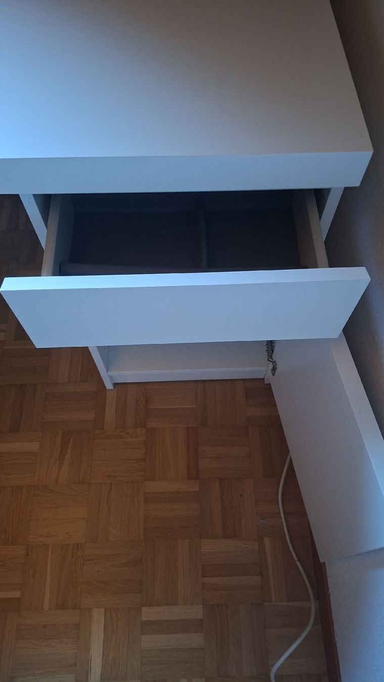 Ikea Schreibtische: bureau MALM (IKEA) – Gebraucht aus echallens von Jema03 1