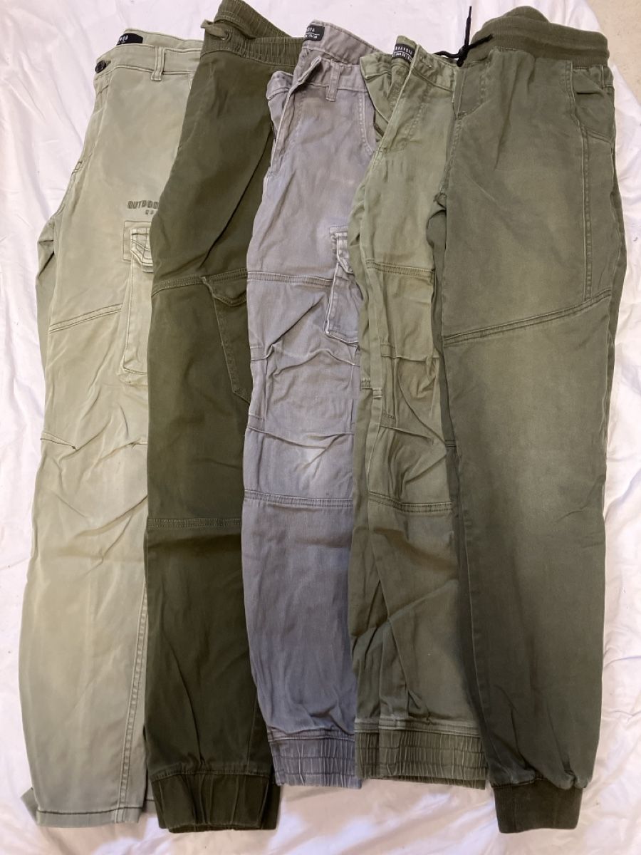 Pantaloni: 5 Hosen, Gr. 170/176 – Usato da Bauma venduto da Dolphin3