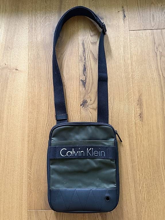 Calvin Klein Borse: Umhängetasche Calvin Klein – Usato da Wangen SZ venduto da Zimmone 1