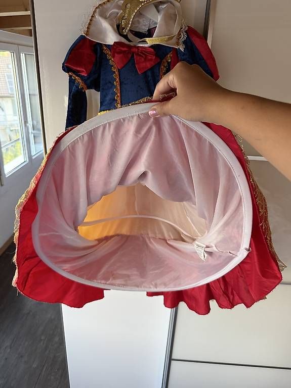 Costumes: Schneewittchen Kostüm Mädchen 116 cm – D'occasion à Thun par LiuBroda 1