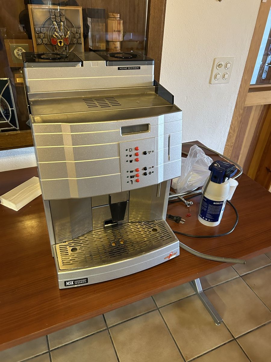 Schaerer Macchine per caffè & Macchine per espresso: Kaffeemaschine Vollautomat – Usato da Gräslikon venduto da tin_d8bt 1