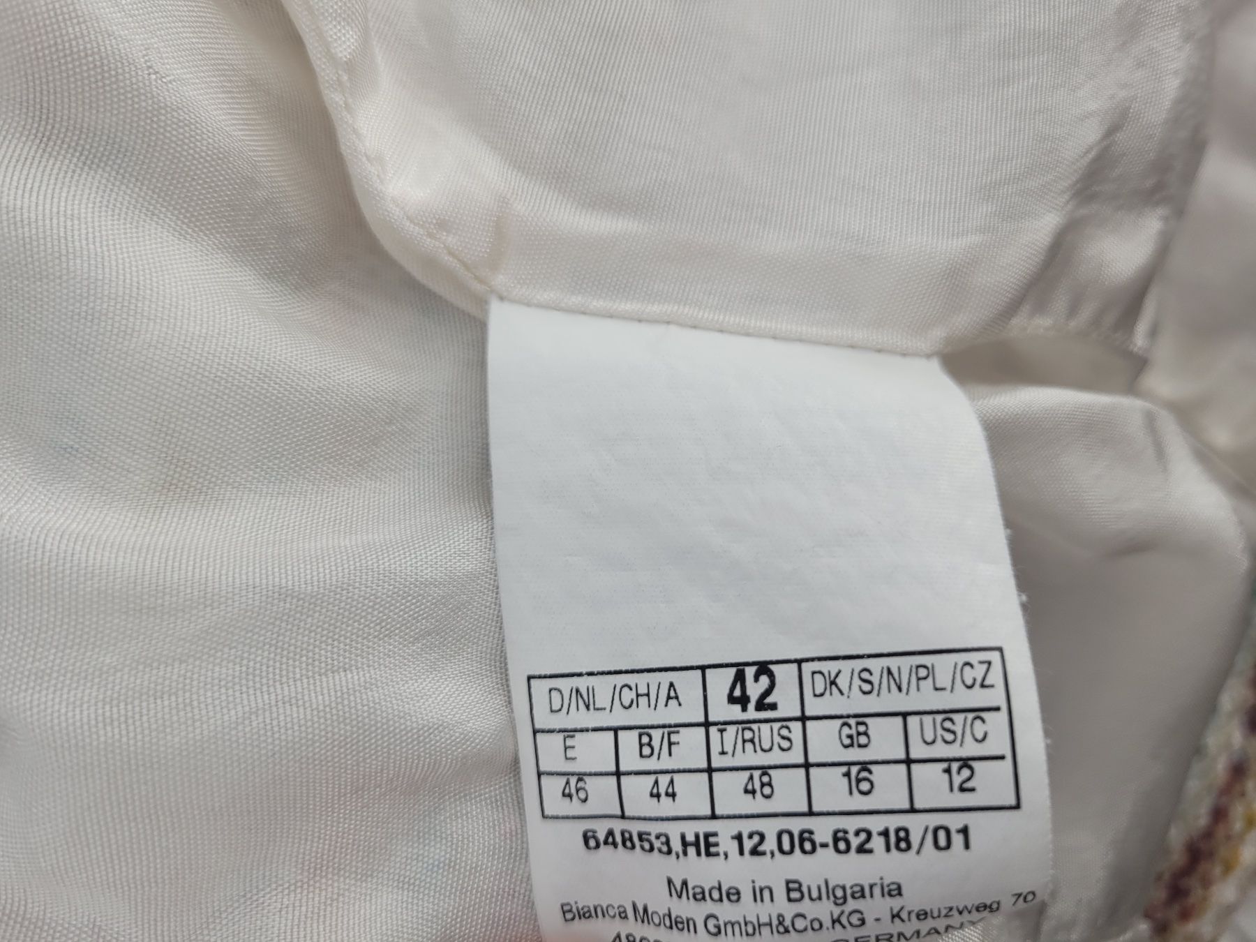 Giacche: BIANCA Blazer beige multicolore – Usato da Lausanne venduto da PlusValue_Lausanne 3