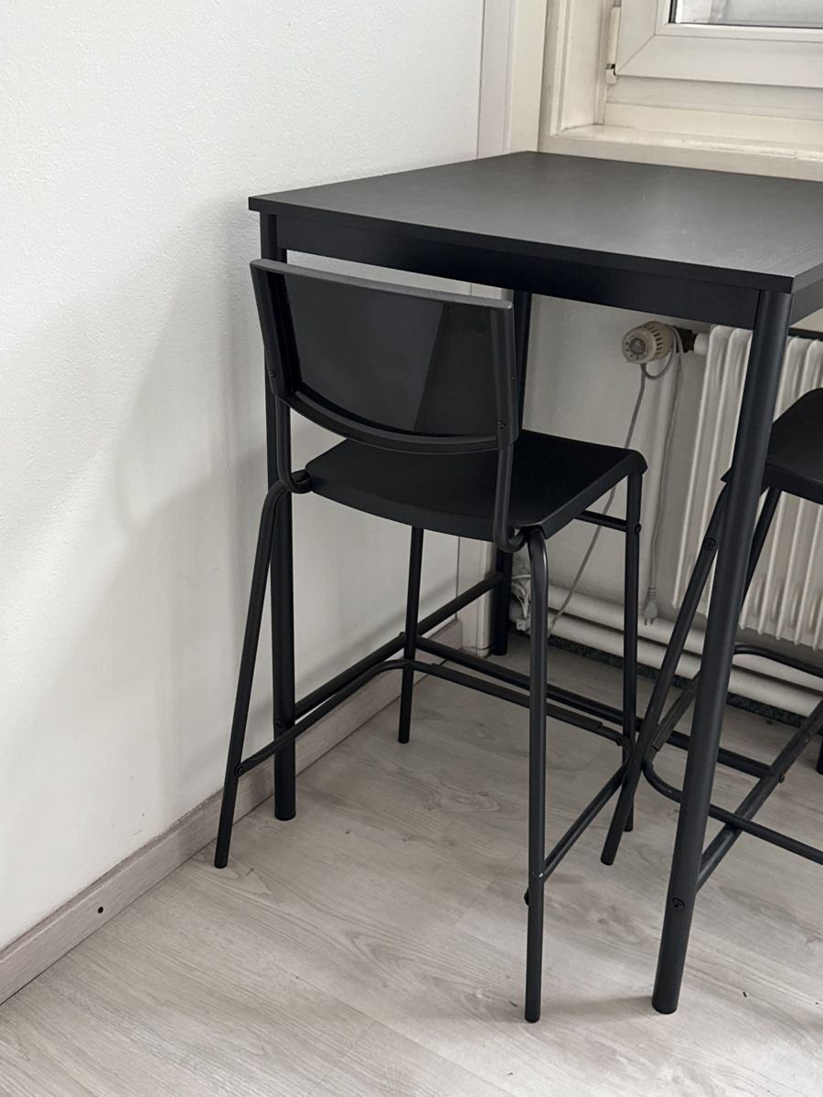 Set di tavolo e panche: Folding Table and Chairs Set - Black Metal - Compact! – Usato da Neuenegg venduto da ttd_2pr6 2