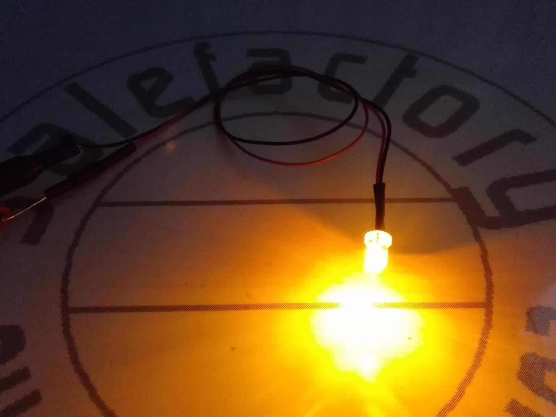 Componenti elettronici: Flacker-LED klar/gelb 3mm 12V verkabelt – Nuovo (secondo la descrizione) da Luzern venduto da Salefactory 3