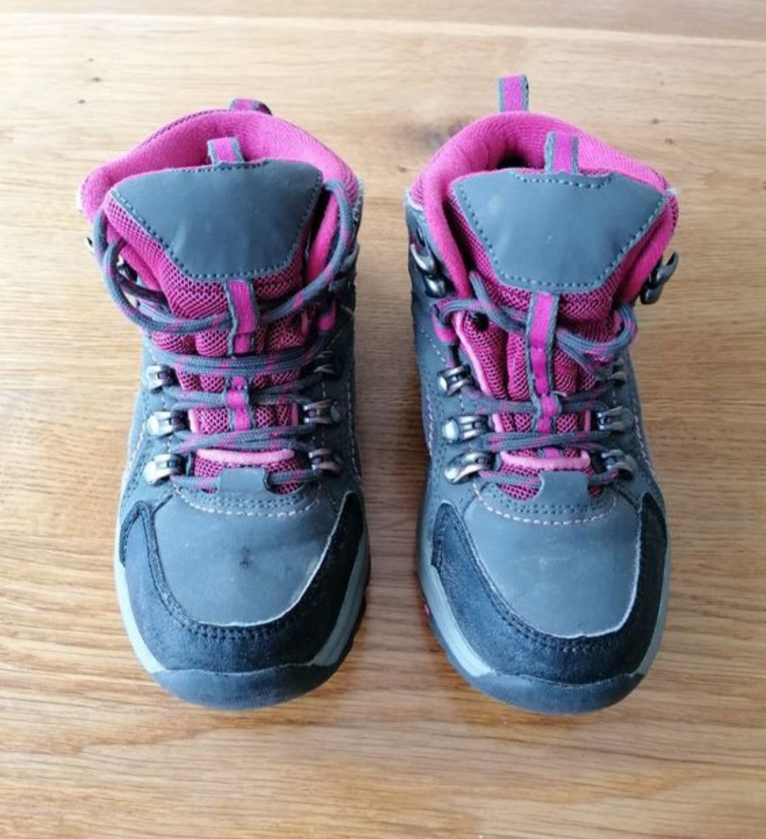 Schuhe für Mädchen: Wanderschuhe Gr 29/30 – Gebraucht aus Binz von julijuli