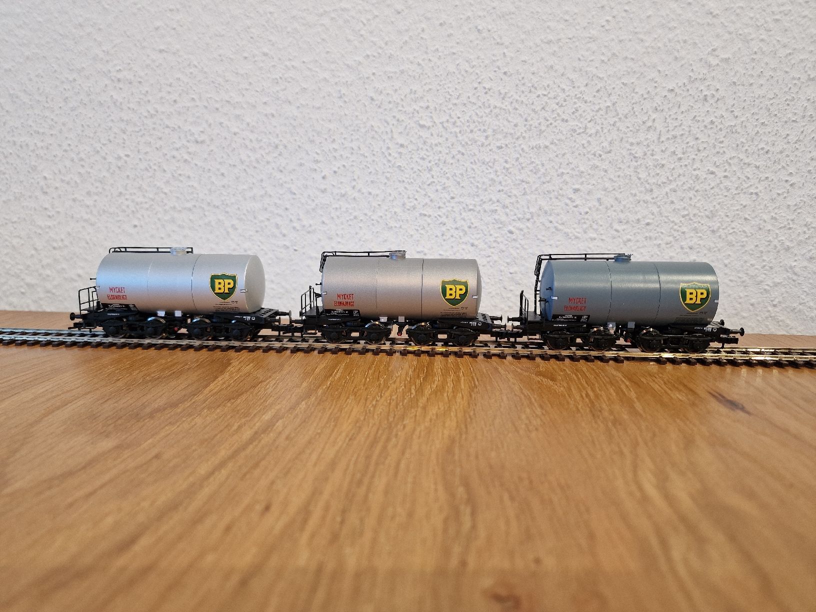 Roco Modelleisenbahnen: SJ BP Tankwagen H0 – Neu (gemäss Beschreibung) aus Matten b. Interlaken von lor_hr9w 6