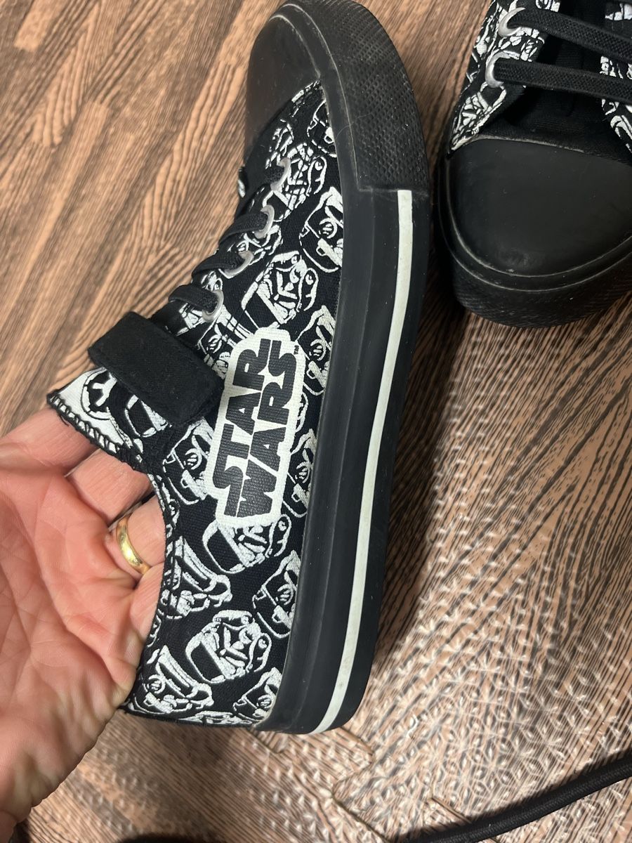 H&M Schuhe für Jungen: Sneakers Gr. 33 – Neu (gemäss Beschreibung) aus Frauenfeld von Ka.ia 1