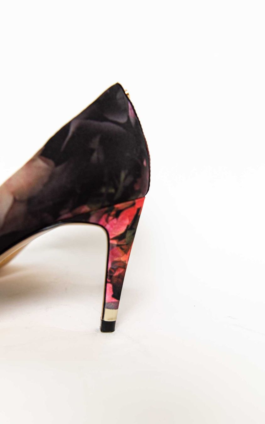 Ted Baker Scarpe da donna: Ted Baker Floral Pumps - Gr. 37 – Nuovo (secondo la descrizione) da Illnau venduto da Monkky 5