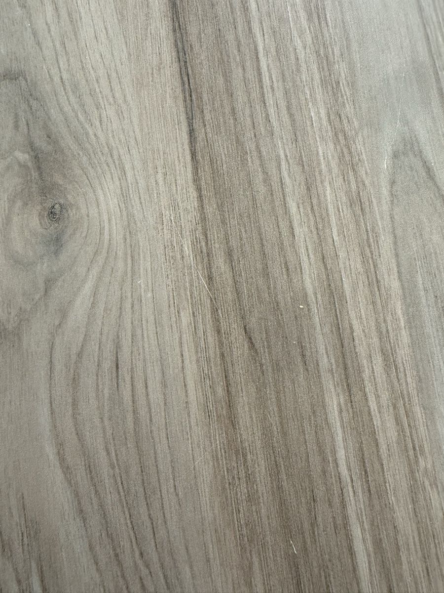 Tische: Esstisch (Tischplatte Holzoptik) – Gebraucht aus Gossau SG von laura_dema 4