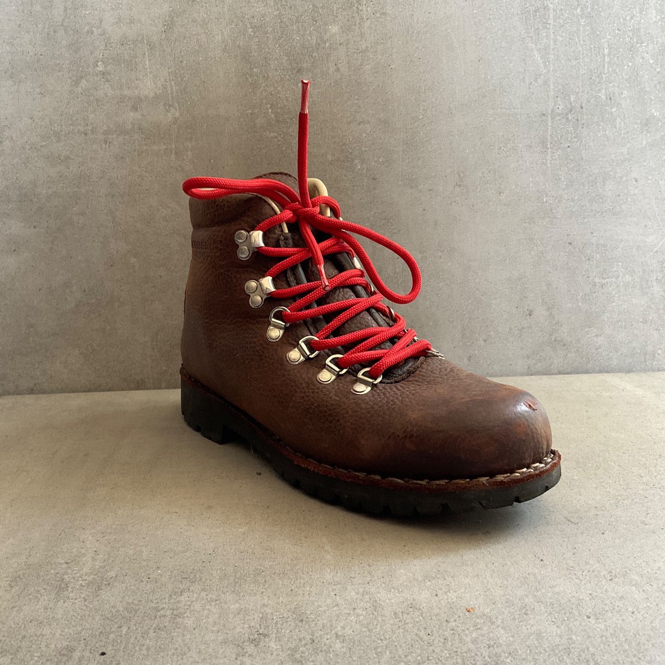 Merrell Herrenschuhe: Merrell Vintage Leather Hiking Boots – Gebraucht aus Bern von  1
