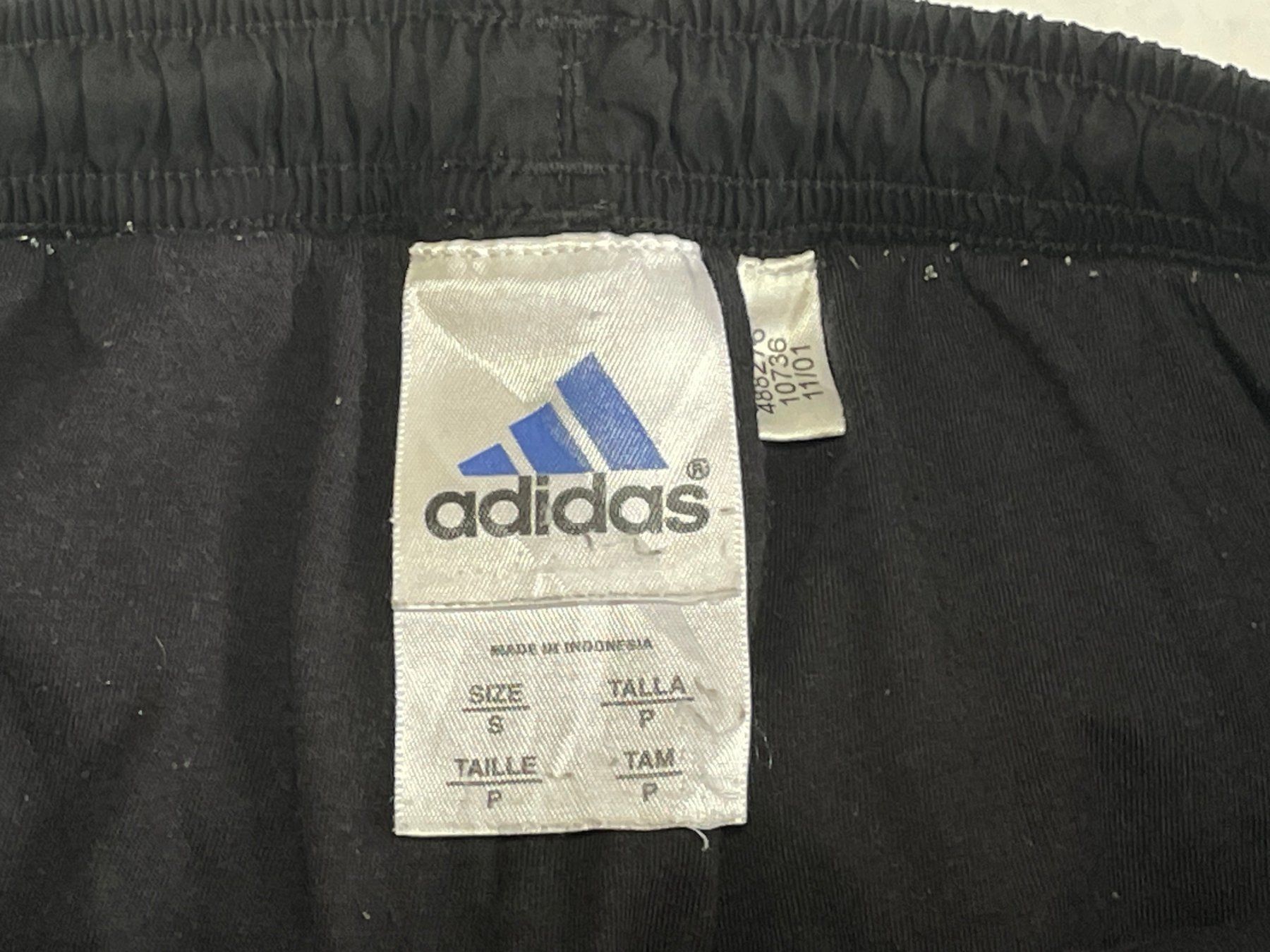Adidas Pantaloni: Vintage Y2K adidas hose gr.S – Usato da Zürich venduto da le_souk 2
